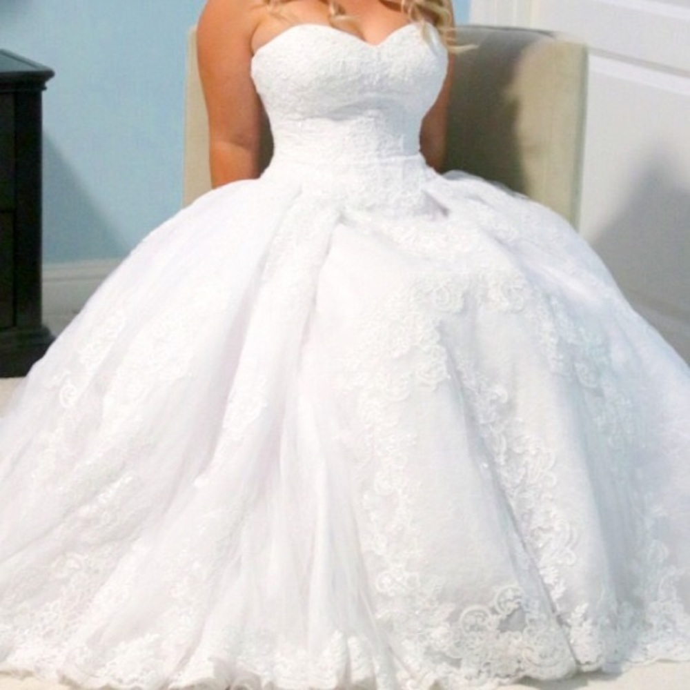 Wedding dress, Davids Bridal, Oleg Cassini CWG749